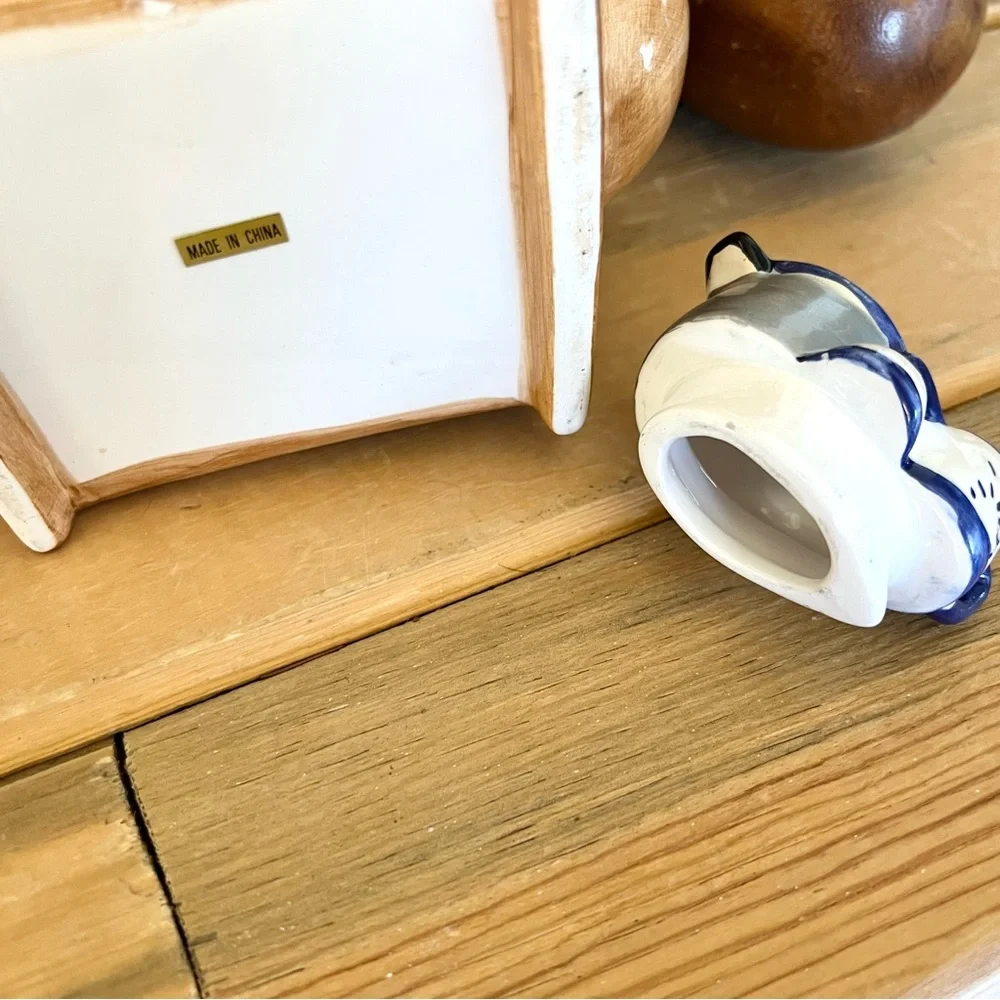 Vintage Ceramic Kitchy Kitchen Mini Teapot - Picture 5 of 6